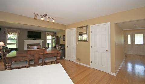 4221 Forest Glen Dr, Hoffman Estates, IL 60192 photo 10
