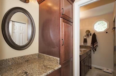 4221 Forest Glen Dr, Hoffman Estates, IL 60192 photo 16