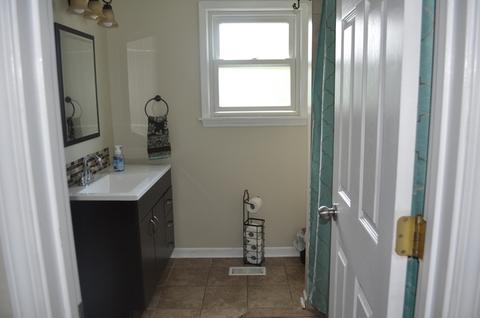 327 Florida Ave, Aurora, IL 60506 photo 8