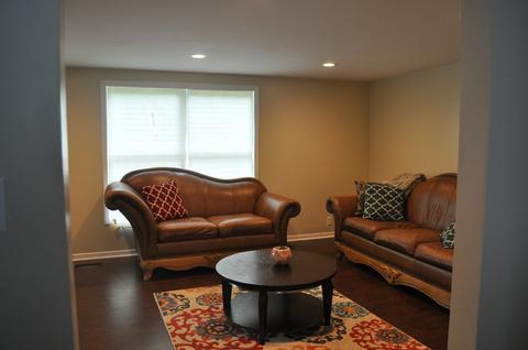 327 Florida Ave, Aurora, IL 60506 photo 2