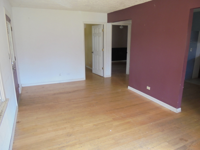 801 Stewart Ave, Elgin, IL 60120 photo 4