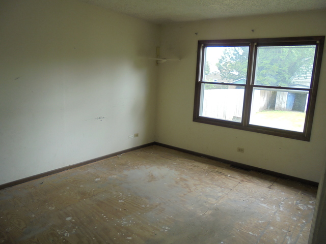 801 Stewart Ave, Elgin, IL 60120 photo 11