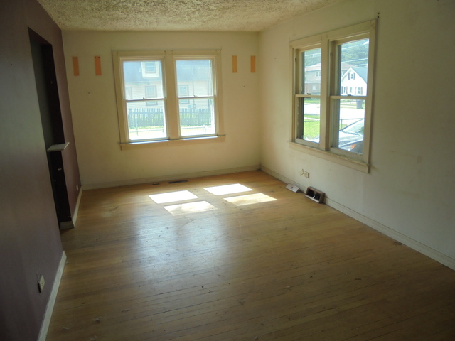 801 Stewart Ave, Elgin, IL 60120 photo 2
