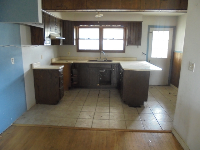801 Stewart Ave, Elgin, IL 60120 photo 5