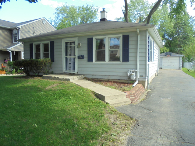 801 Stewart Ave, Elgin, IL 60120 photo 1