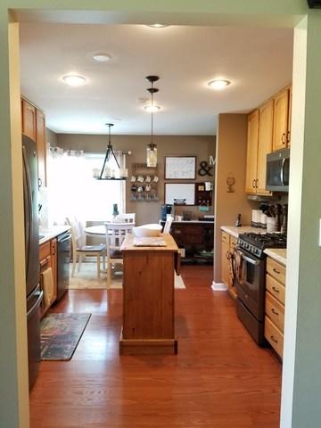 1008 Valewood Rd, Bartlett, IL 60103 photo 3