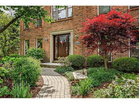 1684 Rosebud Ct, Wheaton, IL 60189 photo 1