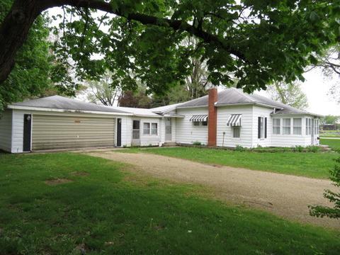 105 E 3rd St, Tampico, IL 61283 photo 15
