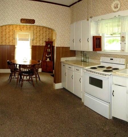 105 E 3rd St, Tampico, IL 61283 photo 6