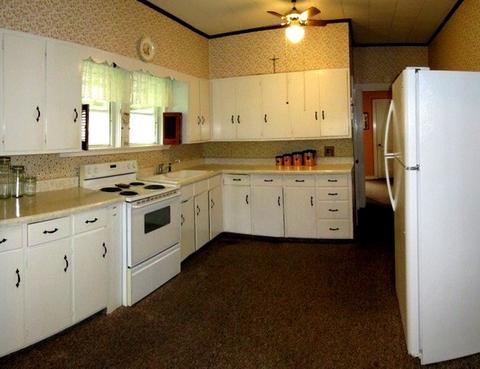 105 E 3rd St, Tampico, IL 61283 photo 5