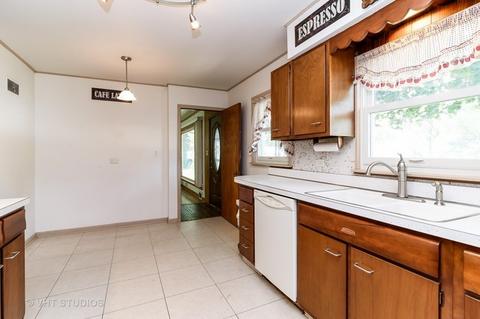 843 S Wolf Rd, Des Plaines, IL 60016 photo 4