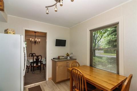 758 E Thacker St, Des Plaines, IL 60016 photo 8