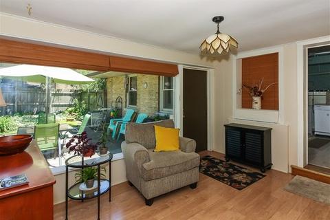 758 E Thacker St, Des Plaines, IL 60016 photo 9
