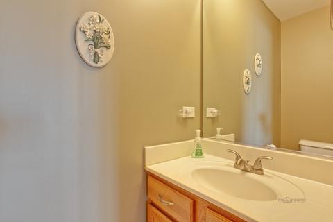 1082 E Danbury Dr, Cary, IL 60013 photo 14