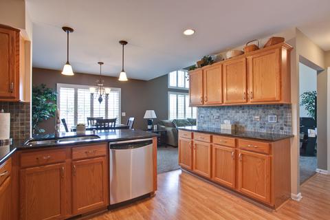 1082 E Danbury Dr, Cary, IL 60013 photo 8