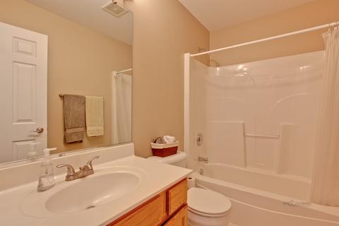 1082 E Danbury Dr, Cary, IL 60013 photo 22