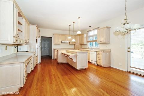 3219 White Eagle Dr, Naperville, IL 60564 photo 3
