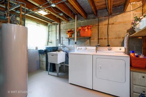 189 Amherst Ave, Des Plaines, IL 60016 photo 12