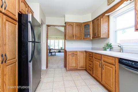 189 Amherst Ave, Des Plaines, IL 60016 photo 4
