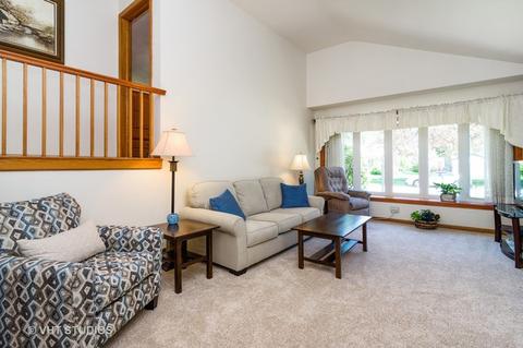 189 Amherst Ave, Des Plaines, IL 60016 photo 2