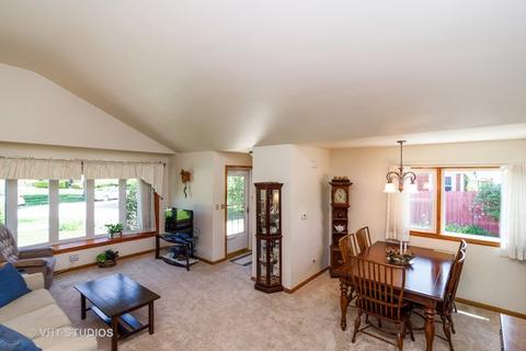 189 Amherst Ave, Des Plaines, IL 60016 photo 3