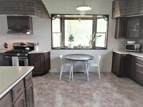 2953 E 10th Rd, Utica, IL 61373 photo 2