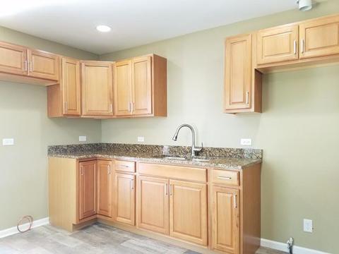 910 Sullivan Rd, Aurora, IL 60506 photo 3