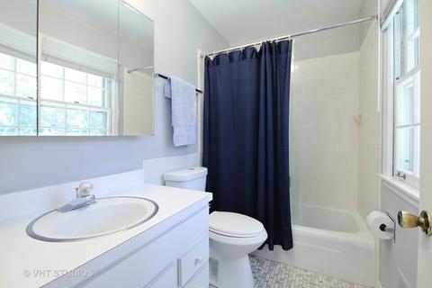 1021 Juniper Ter, Glenview, IL 60025 photo 9