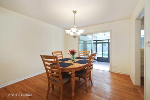 1021 Juniper Ter, Glenview, IL 60025 photo 4