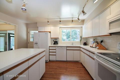 1021 Juniper Ter, Glenview, IL 60025 photo 5