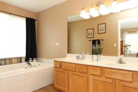 2133 Hazelwood Dr, Mchenry, IL 60051 photo 13