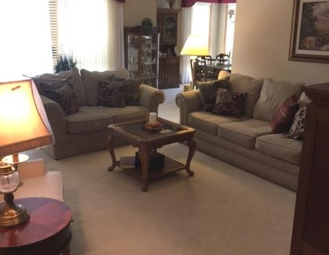 1327 E Washington St #403, Des Plaines, IL 60016 photo 3