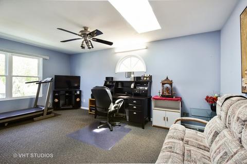 1264 Clover Ln, Hoffman Estates, IL 60192 photo 9