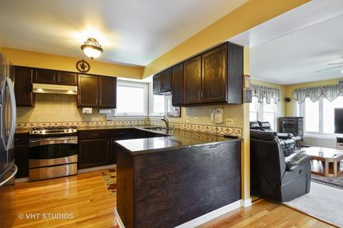 1264 Clover Ln, Hoffman Estates, IL 60192 photo 4