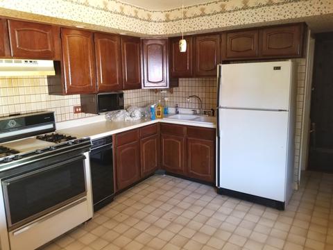 295 Pleasant St, Hoffman Estates, IL 60169 photo 3