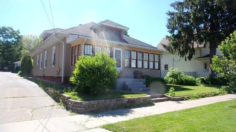 635 Raymond St, Elgin, IL 60120 photo 3