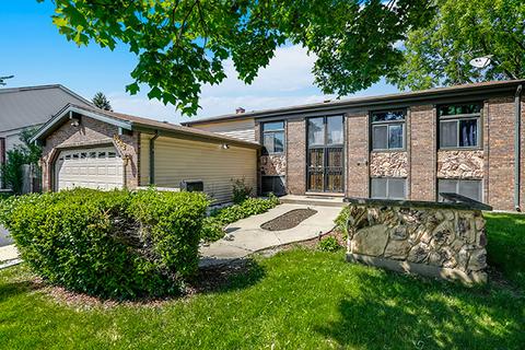 1332 W Meyer Dr, Addison, IL 60101 photo 2