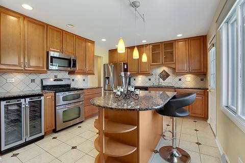 1332 W Meyer Dr, Addison, IL 60101 photo 6
