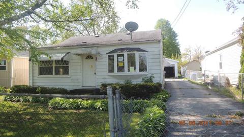 1135 Summit Ave, Aurora, IL 60505 photo 1