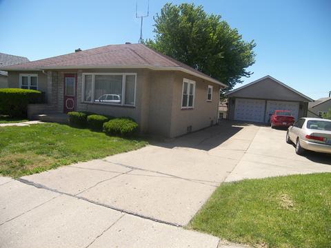 416 8th St, Peru, IL 61354 photo 1