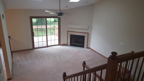 917 Ascot Dr, Elgin, IL 60123 photo 3