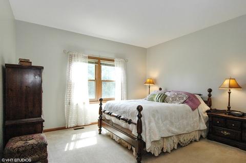 531 Fairway View Dr, Algonquin, IL 60102 photo 7