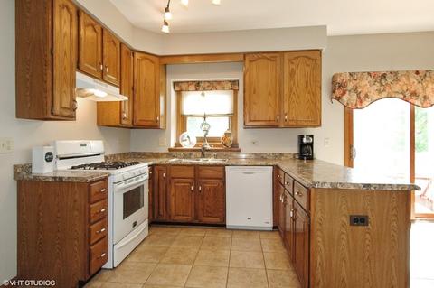 531 Fairway View Dr, Algonquin, IL 60102 photo 5