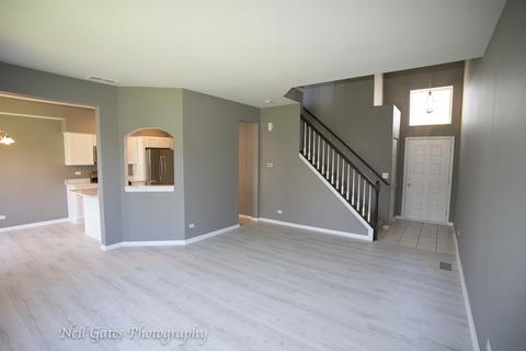 2354 Cove Ct, Elgin, IL 60123 photo 4