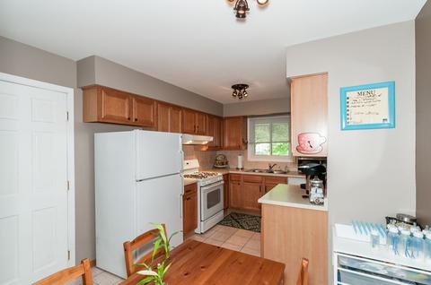 1095 Whitchurch Ct, Wheaton, IL 60189 photo 4