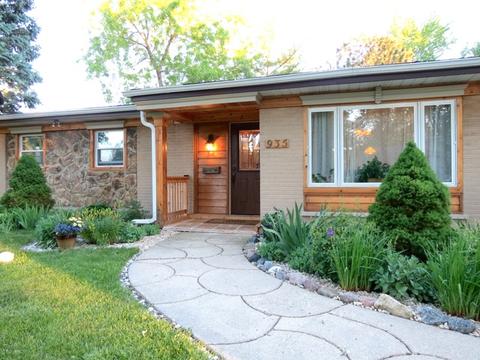 935 Valley Stream Dr, Wheeling, IL 60090 photo 2