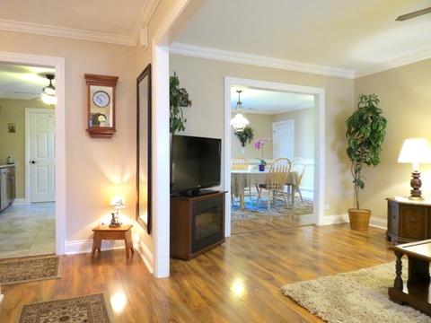 935 Valley Stream Dr, Wheeling, IL 60090 photo 3
