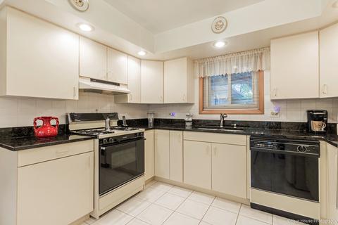 574 Debra Dr, Des Plaines, IL 60016 photo 4