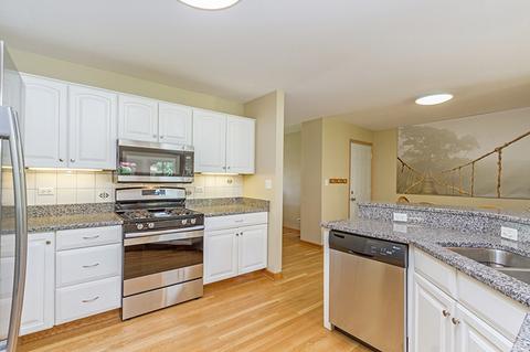 340 Pleasant St, Hoffman Estates, IL 60169 photo 7