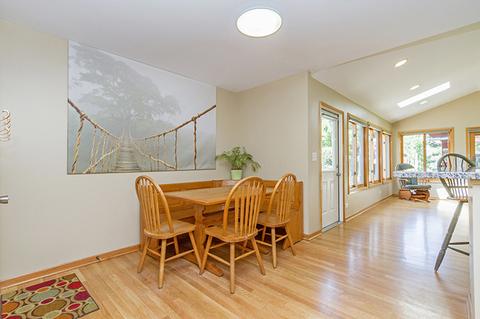 340 Pleasant St, Hoffman Estates, IL 60169 photo 4